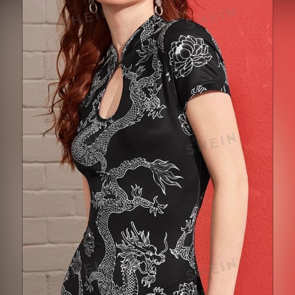 XS (size 2) BLACK & WHITE MANDARIN COLLAR SPLIT HEM DRAGON PRINT BODYCON DRESS - Picture 4 of 5